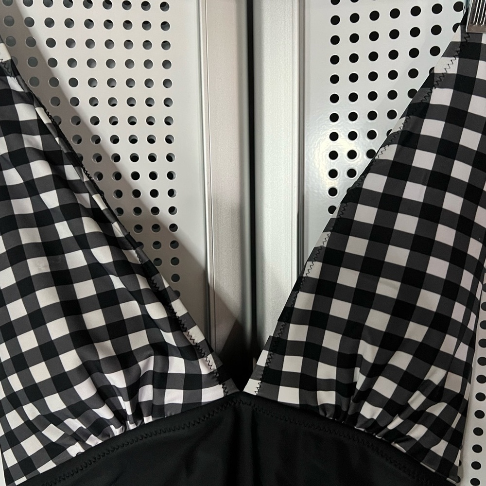 CUPSHE Black and White Checkered One Piece Cross Back Bathing Suit #68B - Picture 2 of 6